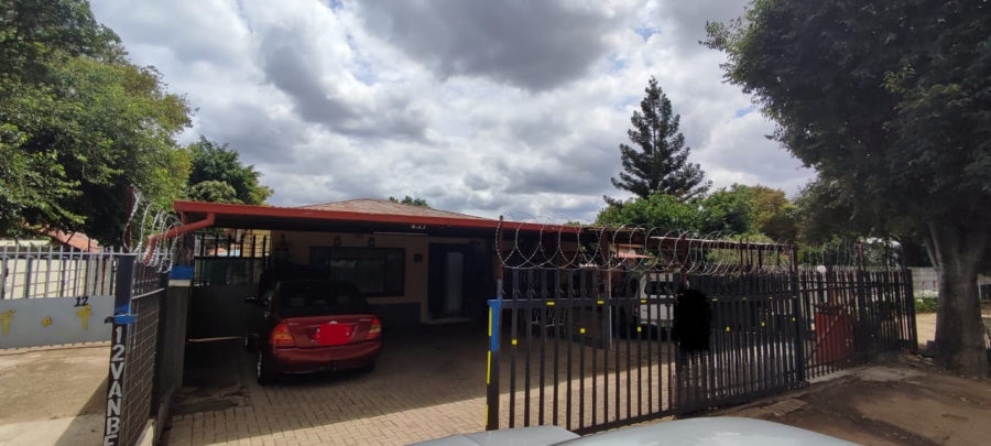 4 Bedroom Property for Sale in Oos Einde North West